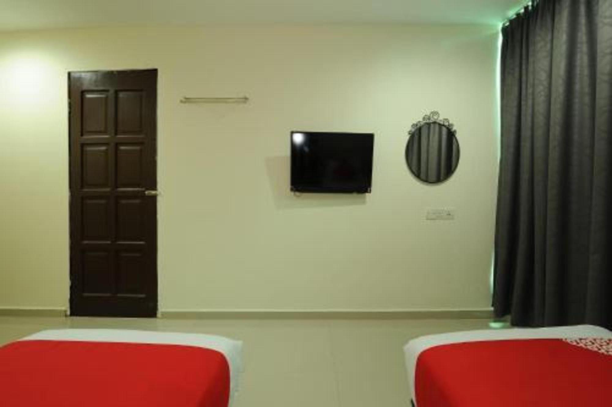 Oyo 1055 Batu Caves Star Hotel Екстер'єр фото